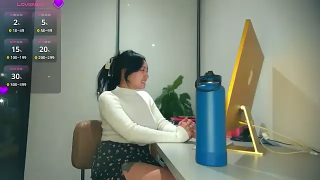 zui_lu – webcam model profile photo Image 11