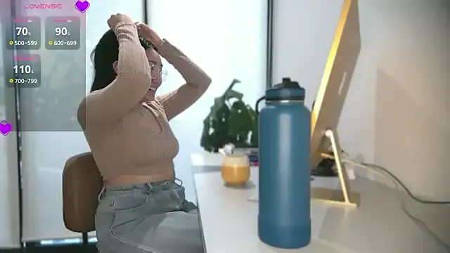 zui_lu – webcam model profile photo Image 19