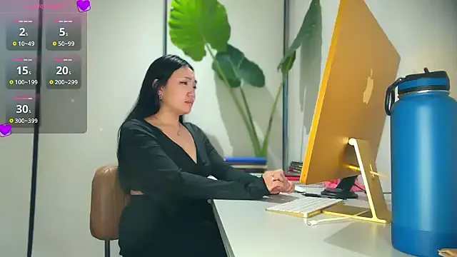 zui_lu – webcam model profile photo Image 4