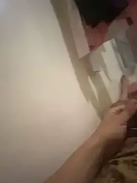 roouse – webcam model profile photo Image 12