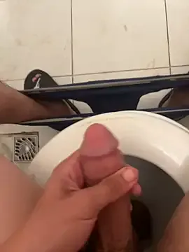 roouse – webcam model profile photo Image 14