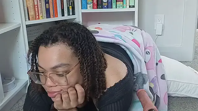 Humsafar-HDX-13 – webcam model profile photo Image 6