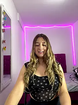 zui_lu – webcam model profile photo Image 9