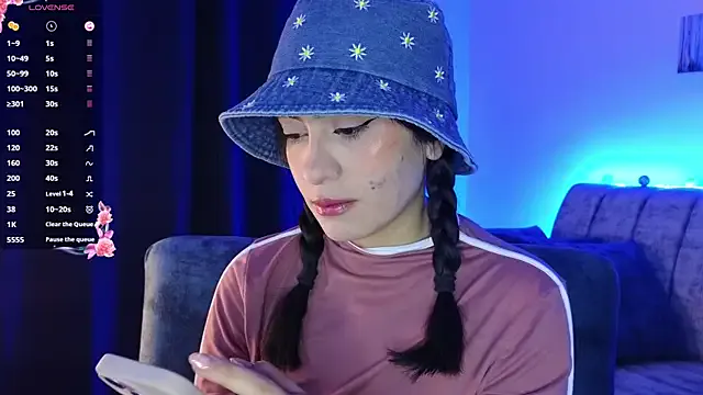 VioletFisher – webcam model profile photo Image 10