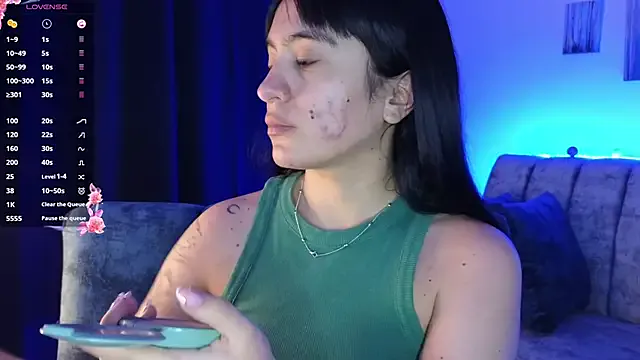 VioletFisher – webcam model profile photo Image 14