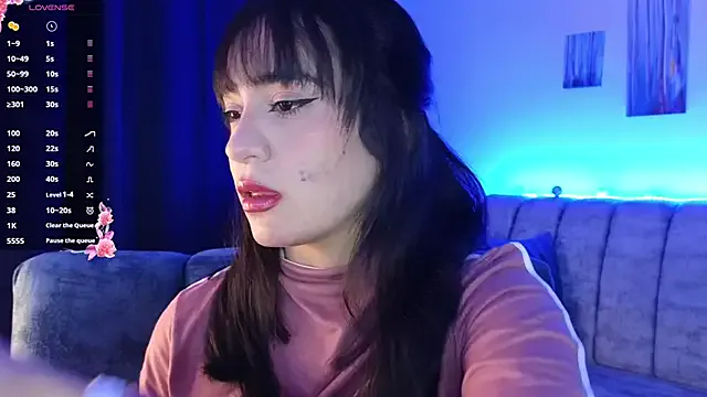 VioletFisher – webcam model profile photo Image 7