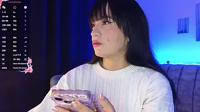 VioletFisher – webcam model profile photo Image 9