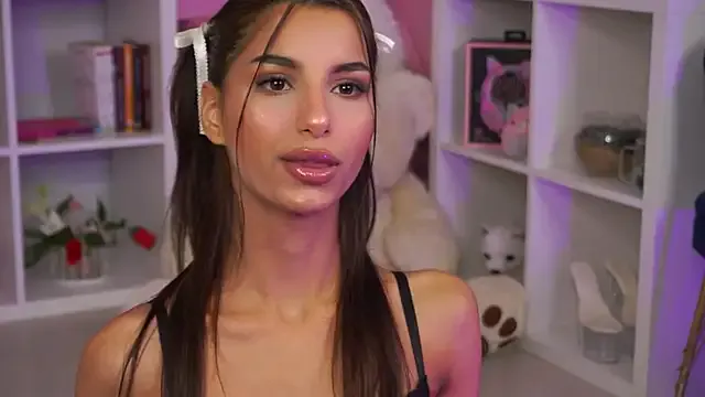 LiliLohan – webcam model profile photo Image 3