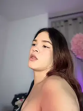 roouse – webcam model profile photo Image 10