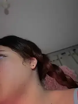 roouse – webcam model profile photo Image 3