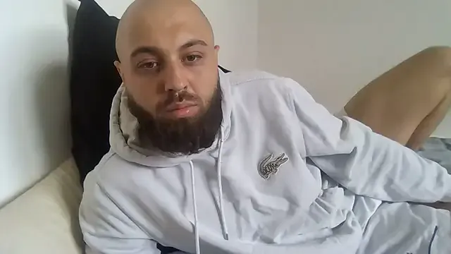 roouse – webcam model profile photo Image 3