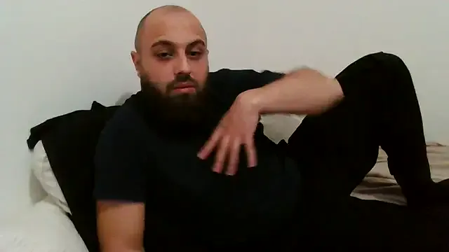 roouse – webcam model profile photo Image 4