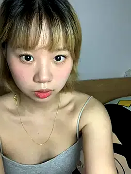 roouse – webcam model profile photo Image 8