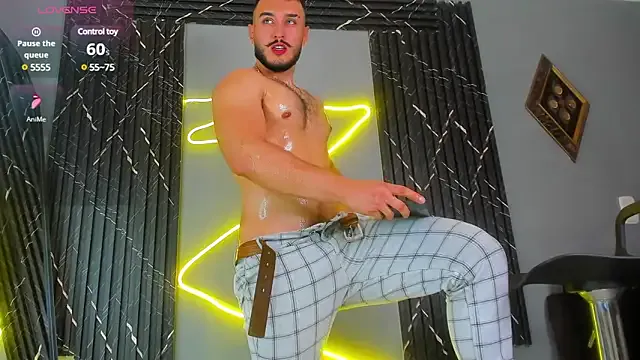 roouse – webcam model profile photo Image 8