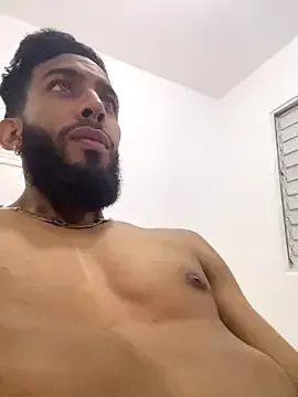 roouse – webcam model profile photo Image 15