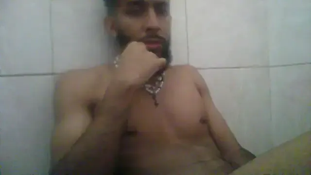 roouse – webcam model profile photo Image 2